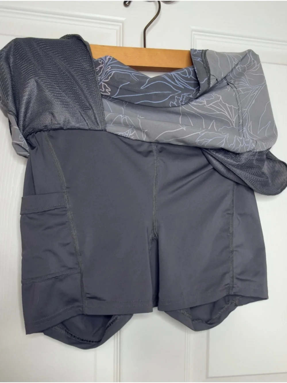 Columbia Skort Grey with Pink & Blue Floral Sz Small - Picture 5 of 8